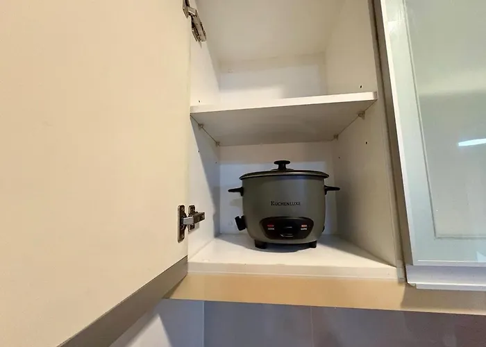 Stylish 1br In 101 Newport Near Naia Manila