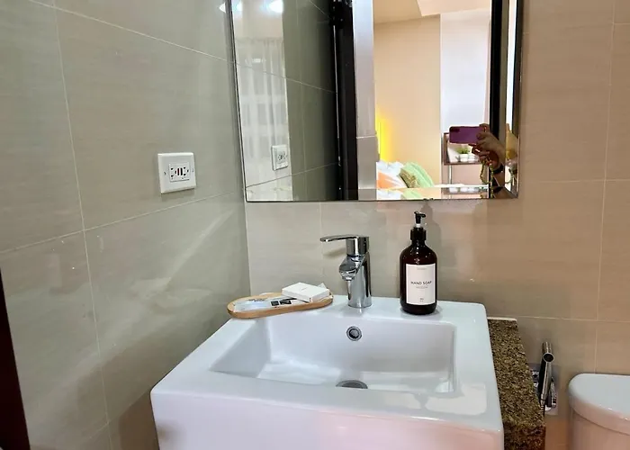 Apartment Stylish 1br In 101 Newport Near Naia Manila