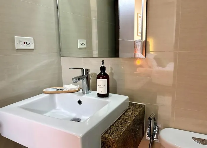 Apartment Stylish 1br In 101 Newport Near Naia Manila