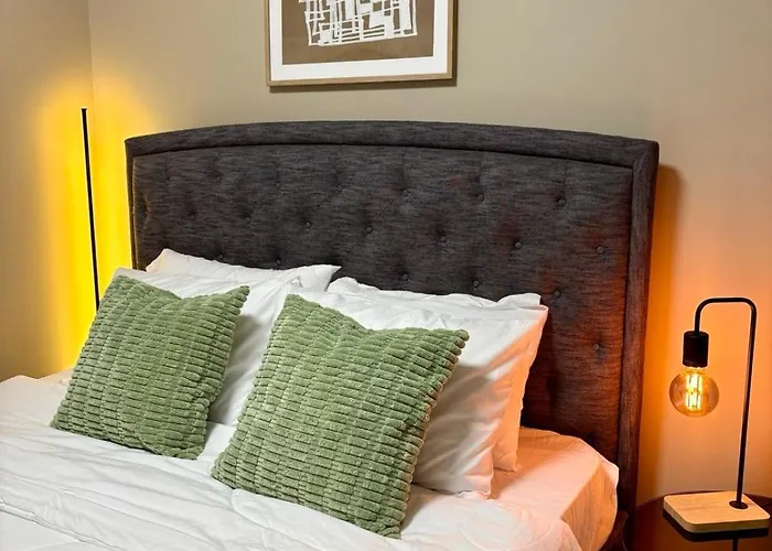 Stylish 1br In 101 Newport Near Naia Apartment
